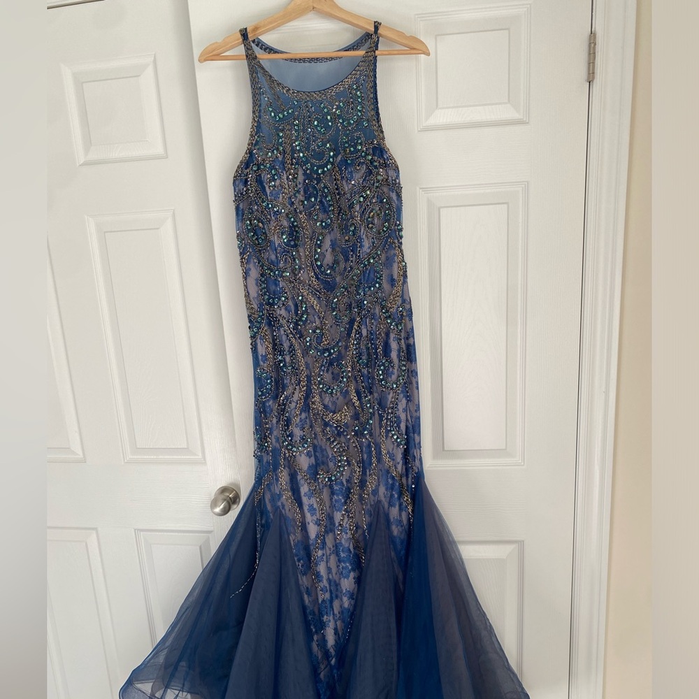 Beautiful prom/wedding guest dress.